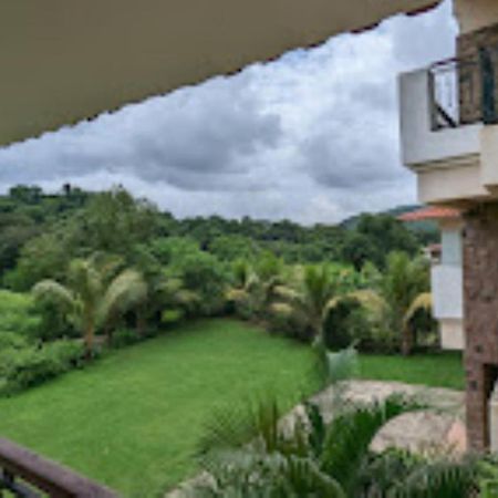 Wood Stock Acres Villa Resort Thane Eksteriør billede