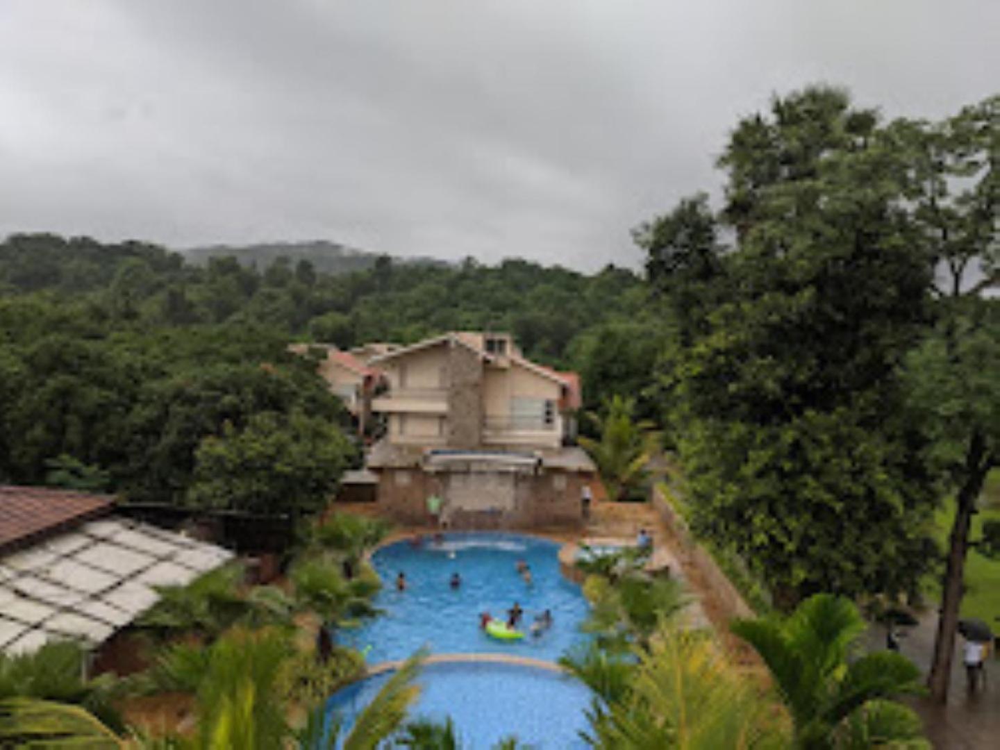 Wood Stock Acres Villa Resort Thane Eksteriør billede