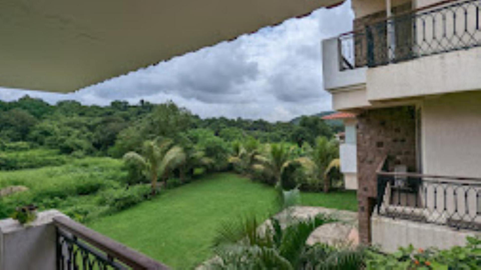 Wood Stock Acres Villa Resort Thane Eksteriør billede